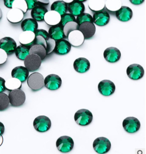 стразы зелен